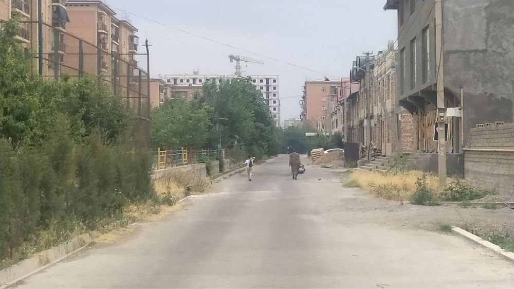 2.5 Сотих ер сотилади.Сергели 7. Метрони 3-бекати сергли бекатига 200м