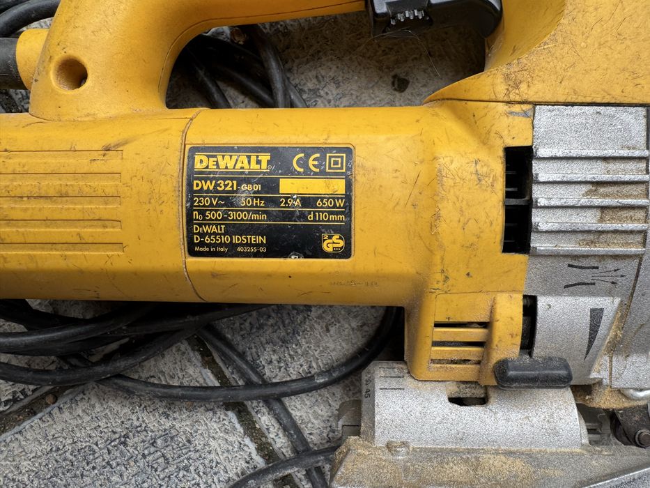 Ferastrau electric Dewalt