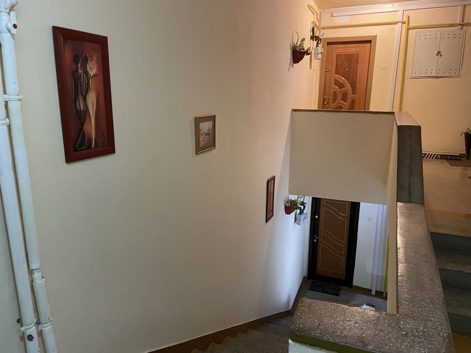 Inchiriez apartament 3 camere cu centrala proprie - zona Traian