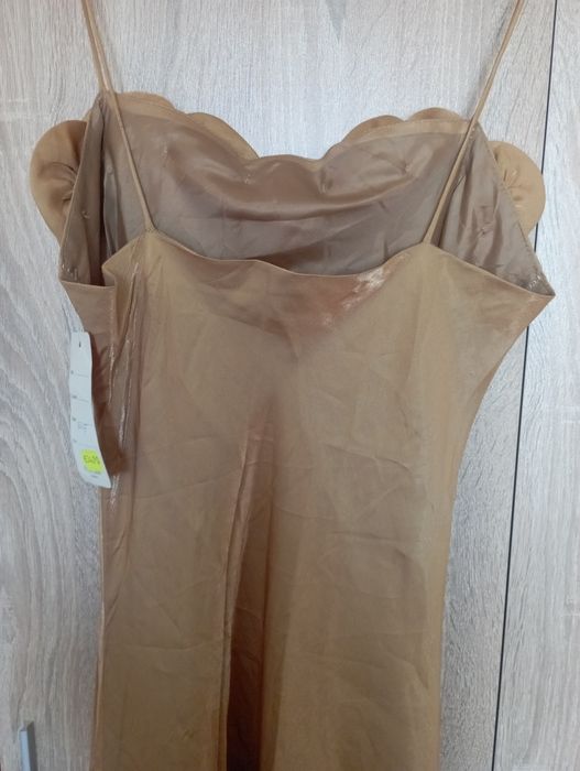 Три стилни и официални рокли