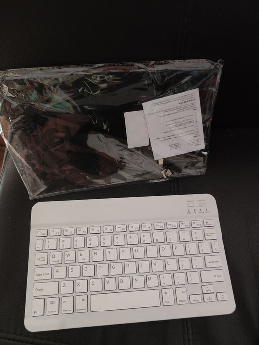 Tastatura Bluetooth ultra subtire, alba ( nou sigilat) Laptop Tableta