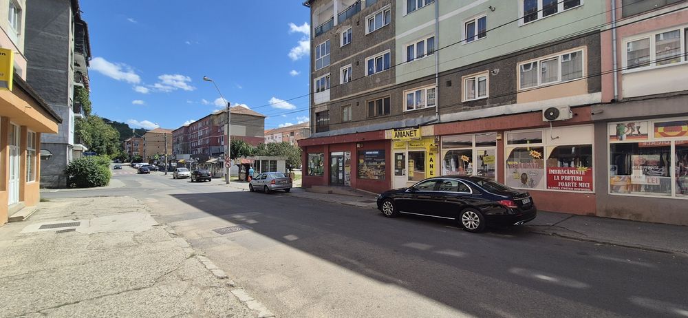Spatiu comercial str Calafat 100 mp