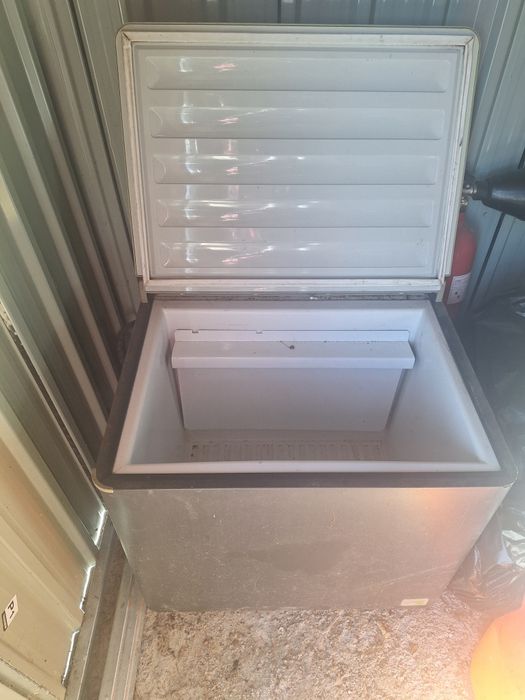 Хладилник на газ и ток