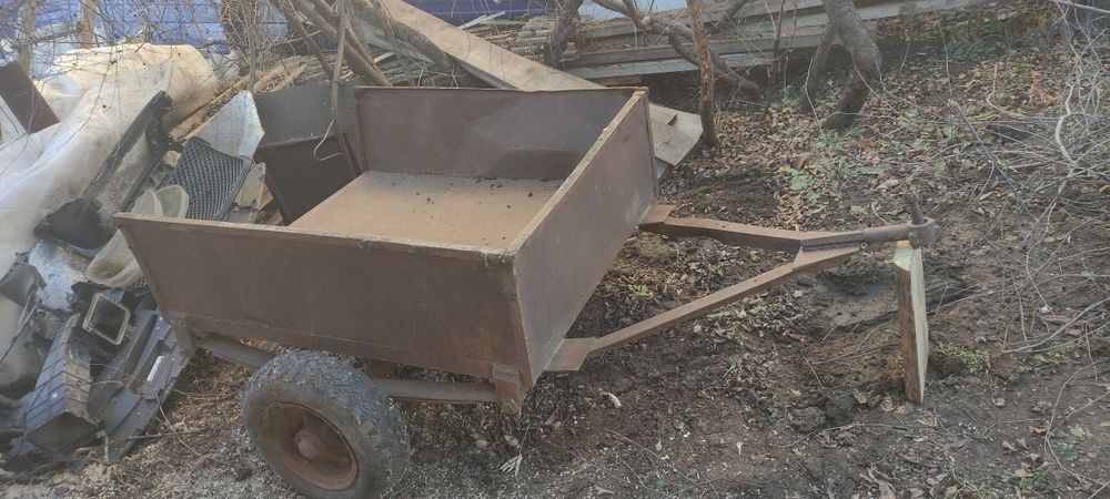 Продаётся прицеп для легкового автомобиля.