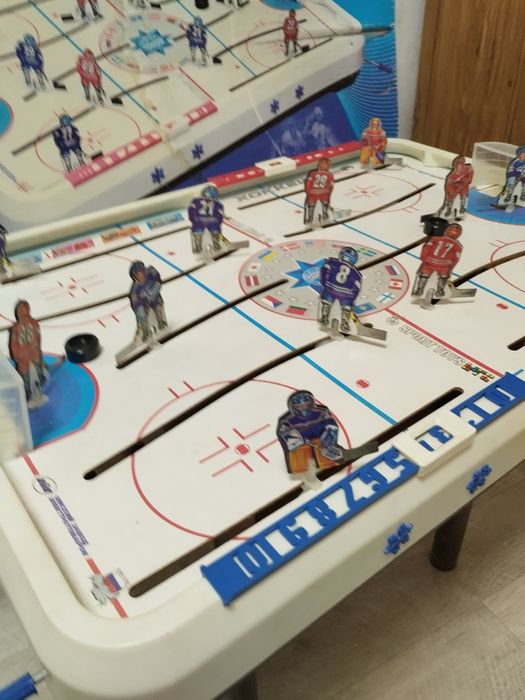 Продам игру настольную "хоккей"  б/у в отличном состоянии