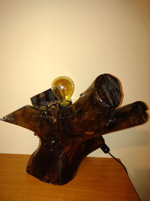 Veioza handmade din lemn