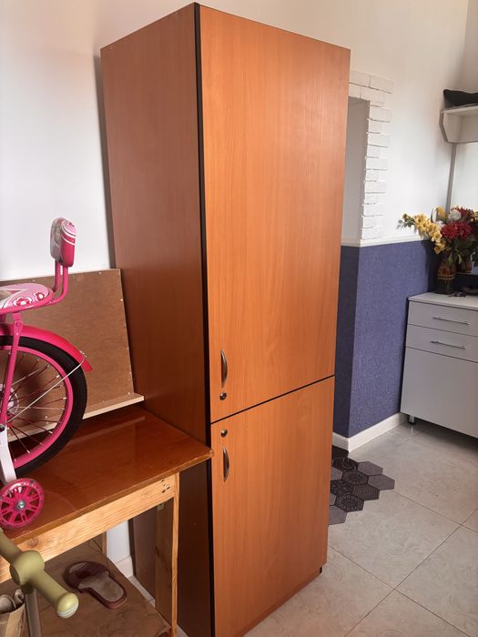 Шкаф , в хорошем состояний .