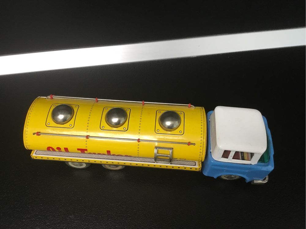 Jucarie veche Autocisterna