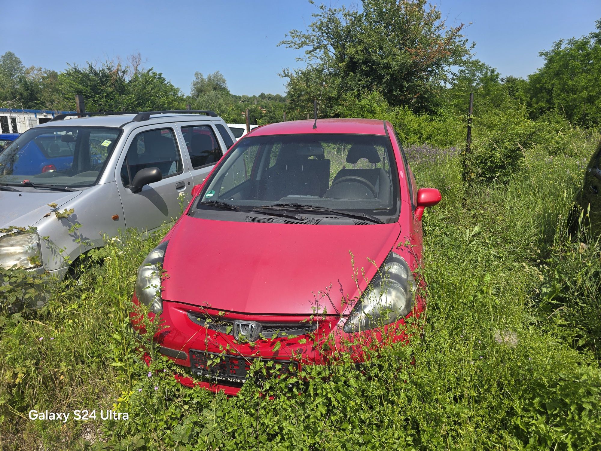 Honda jazz. Продава се на части!