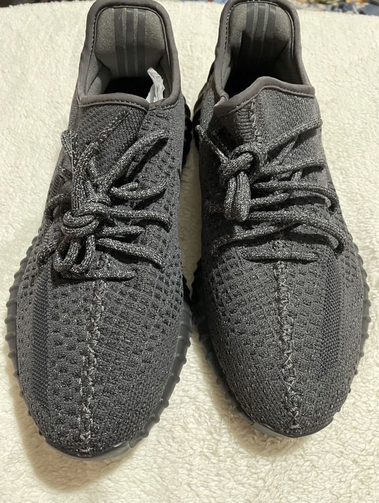 YEEZY 350 V2 Full Reflective!!