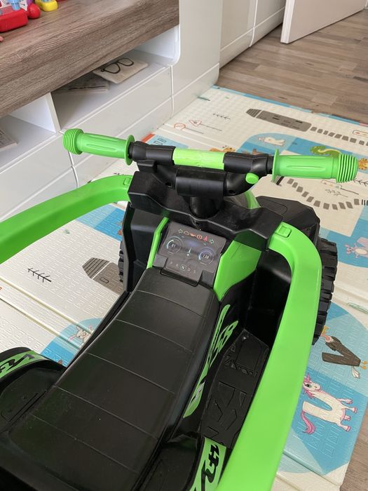 Бъги за бутане с мелодий и свтлини