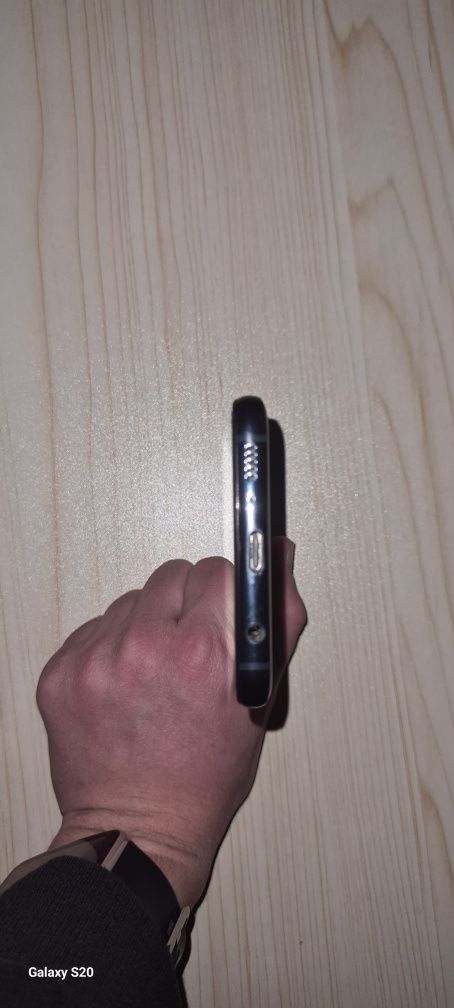 Samsung galaxy S10e, încă în garanție