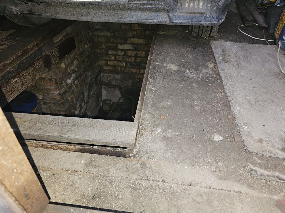 Гараж в 21 мкр .