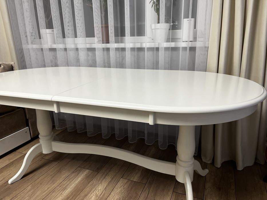 Стол раздвижной в отличном состоянии