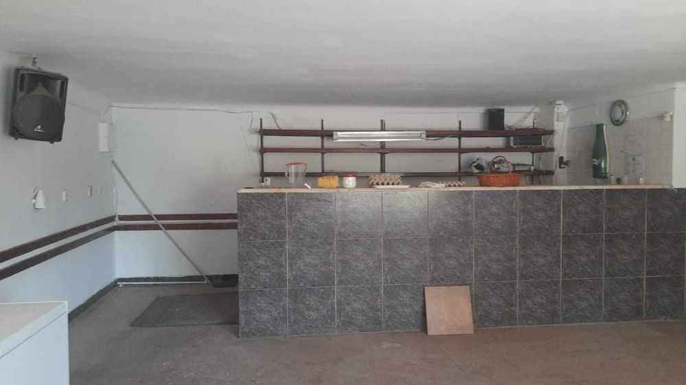Inchiriez spatiu comercial