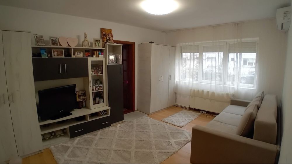 Vand apartament conplect mobilat