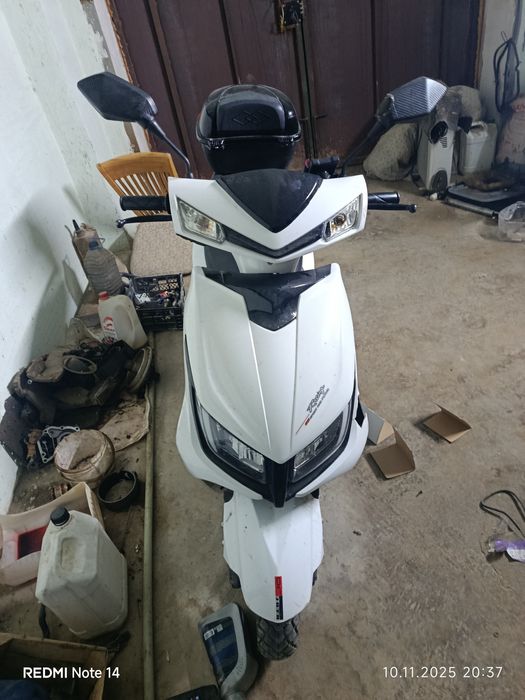 Продам мопед м8.