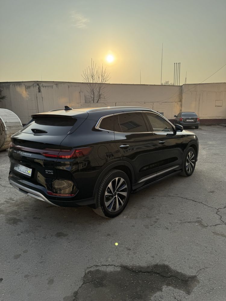BYD Song Plus Champion DM-I 150 km