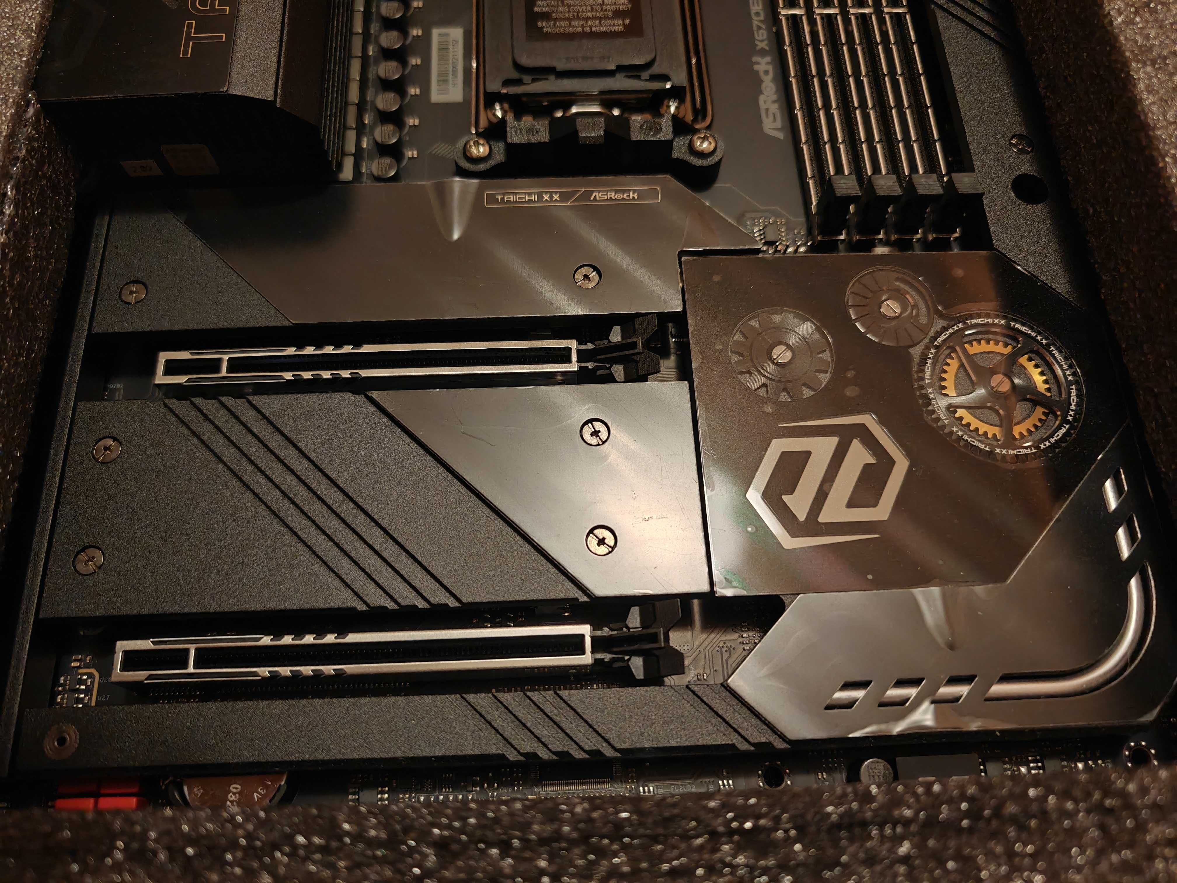 НОВА ! Дънна платка ASRock X670E Taichi AM5