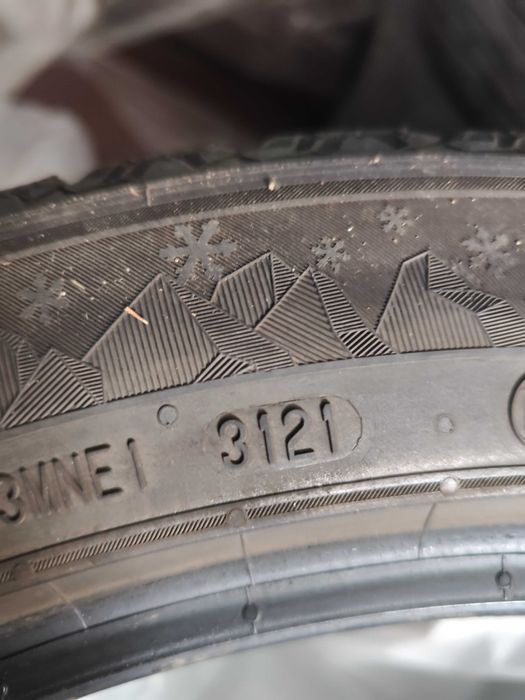 Зимни гуми Semperit 245/45/18