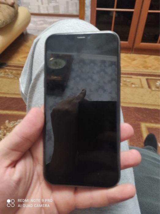 продам айфон 11 128гб акб76%