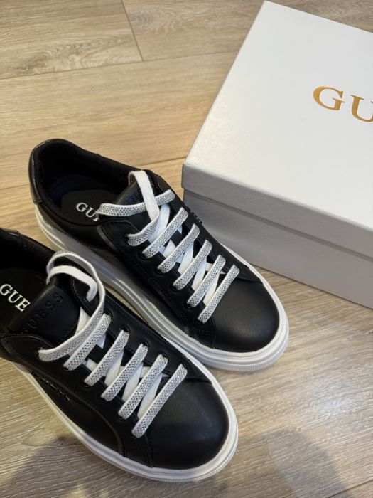 Оригинални Обувки Guess