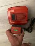 Încărcător și acumulator hilti