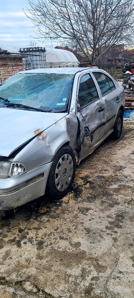 Skoda Octavia 2000г на части