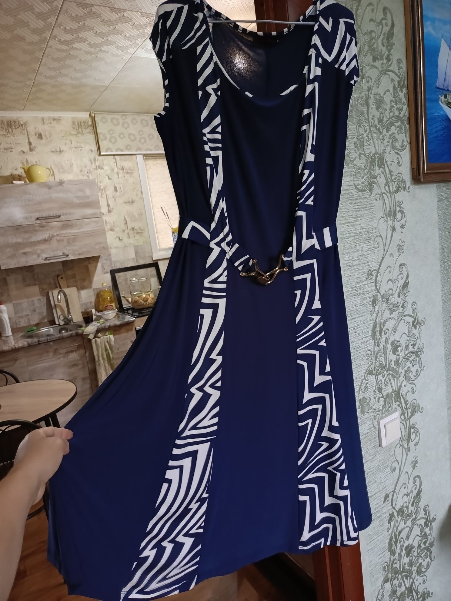 Продам женскую одежду