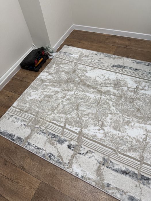 Ковер в отличном состояний