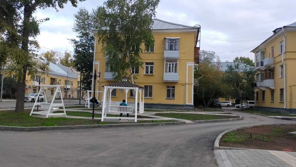 Продаётся 2-комнатная квартира "сталинка"  в р-не. Дворца Металлургов.