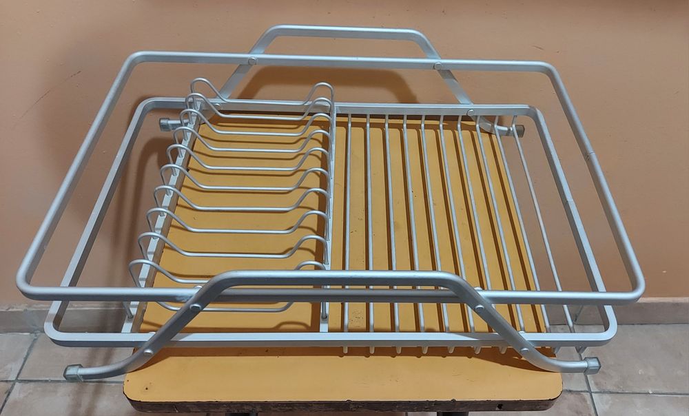 Подставка для тарелок и ложек