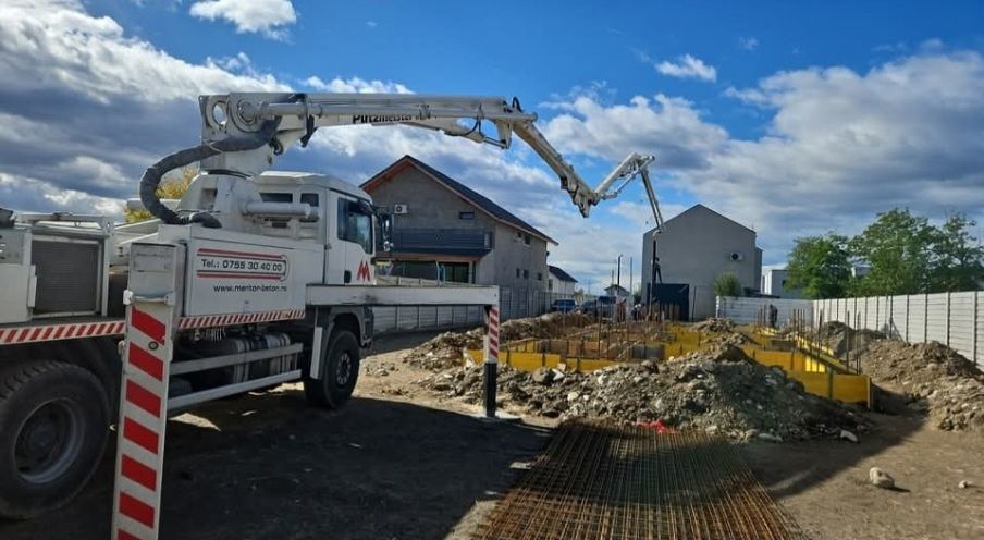 White Homes Concept!

   Ansamblu de căsuțe însiruite, situat in Tg -J
