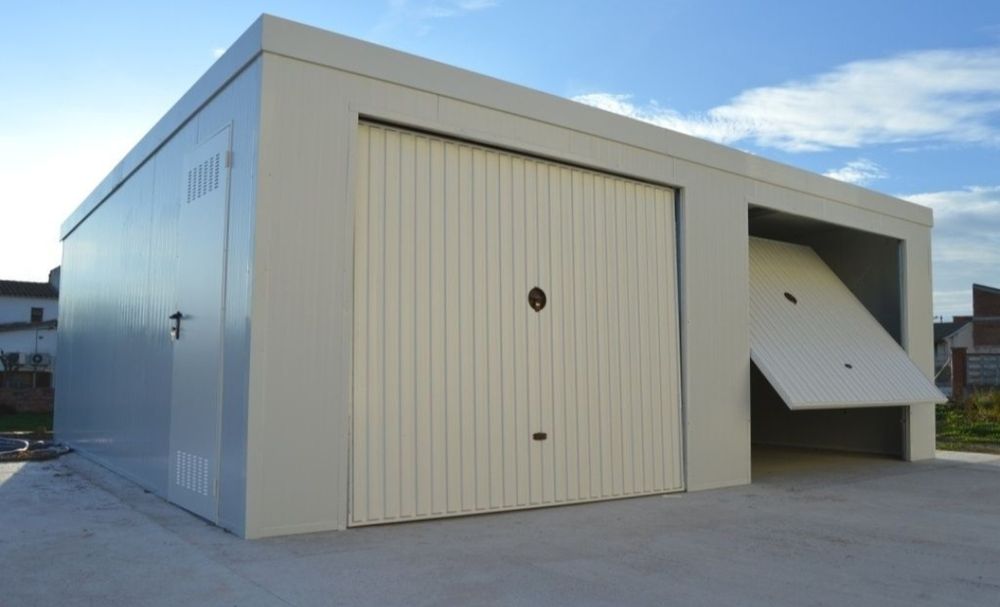 Garaje din panouri sandwich