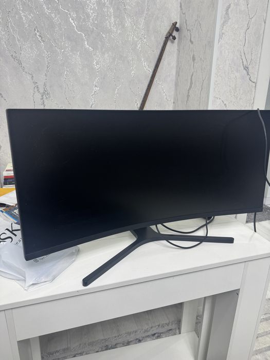 Игровой монитор Xiaomi 34 дьюм в идеальном состояний!