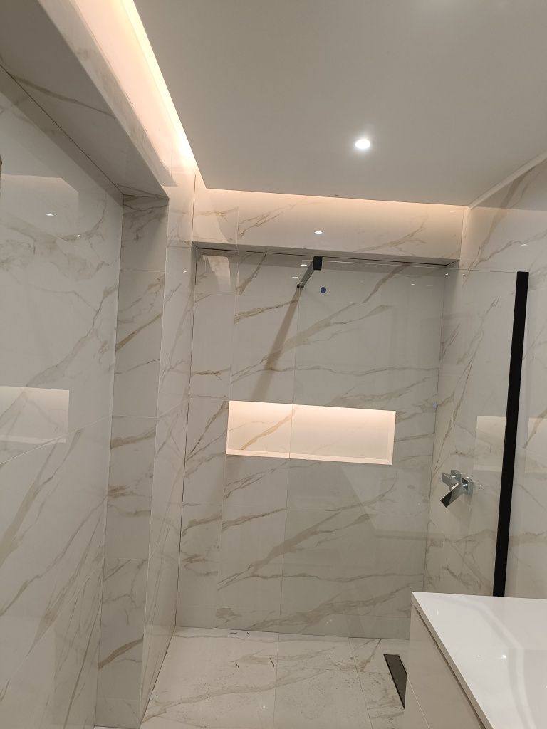 Renovari, amenajari interioare, instalatii electrice