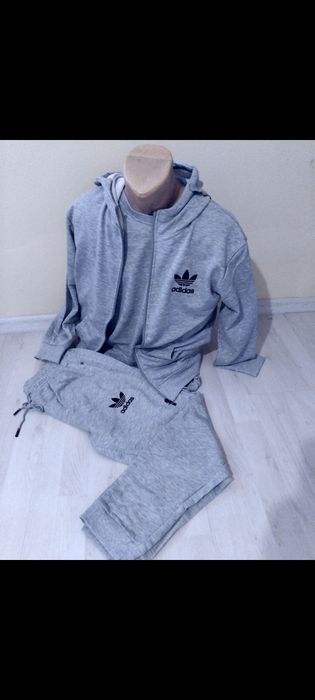 Trening baieti Adidas din 3 piese.