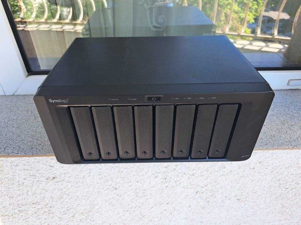 ПОВРЕДЕН Synology DiskStation DS1815+ 4GB RAM 8-Bay NAS Домашен сървър