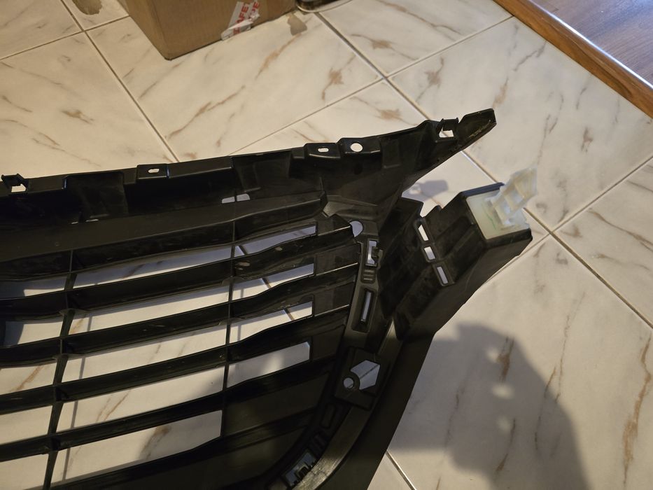 РЕШЕТКА ЗА РАДИАТОР на Mazda / Мазда сх-3