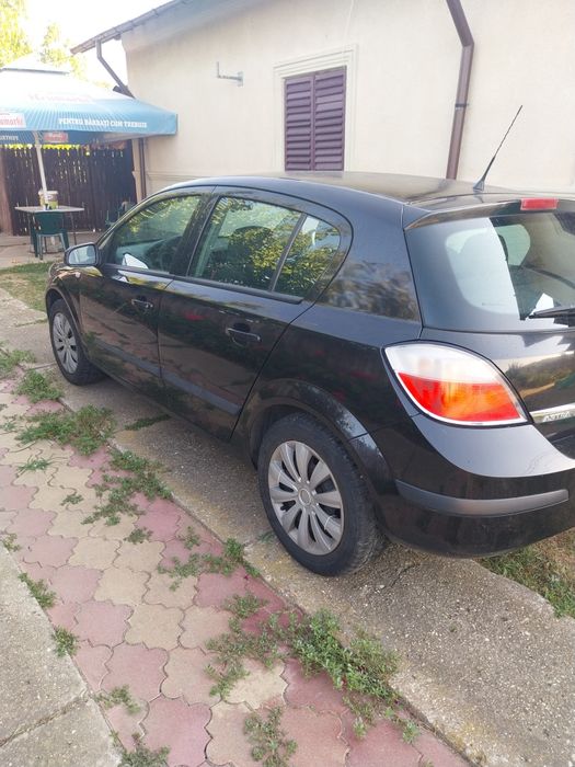 Vînd Opel Astra h 1,6 benzină an2005