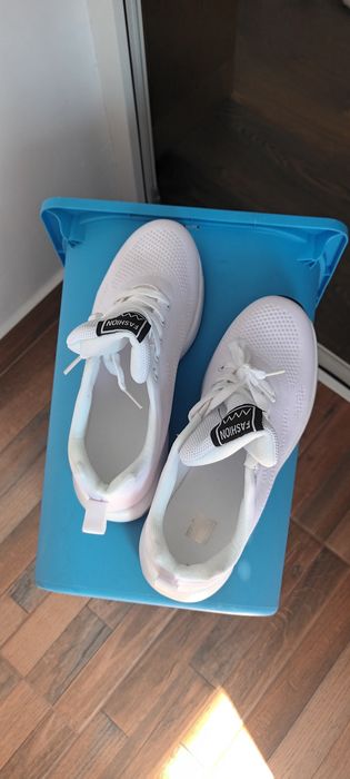 Adidasi fashion noi 38