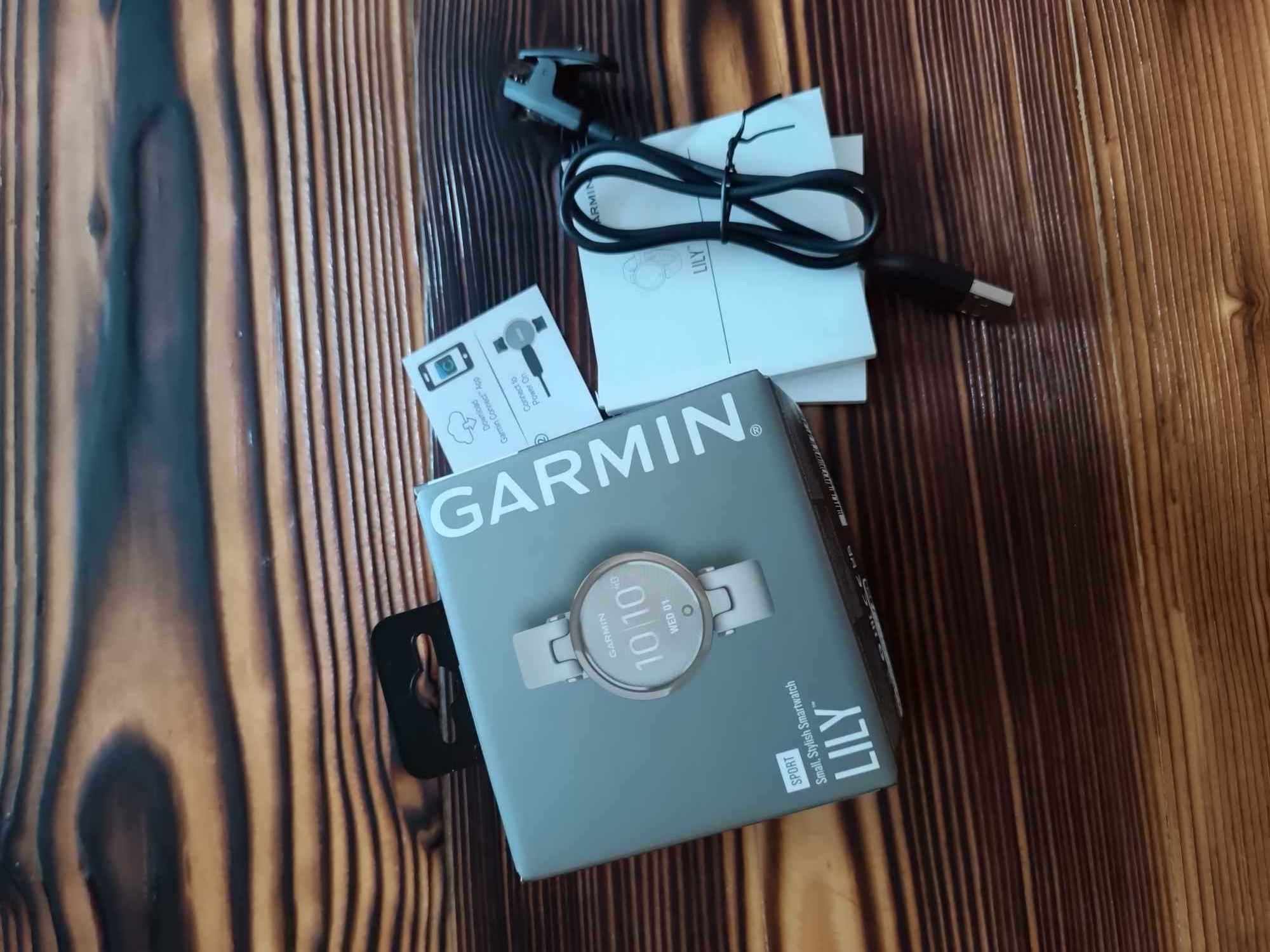 Смарт часовник GARMIN LILY™