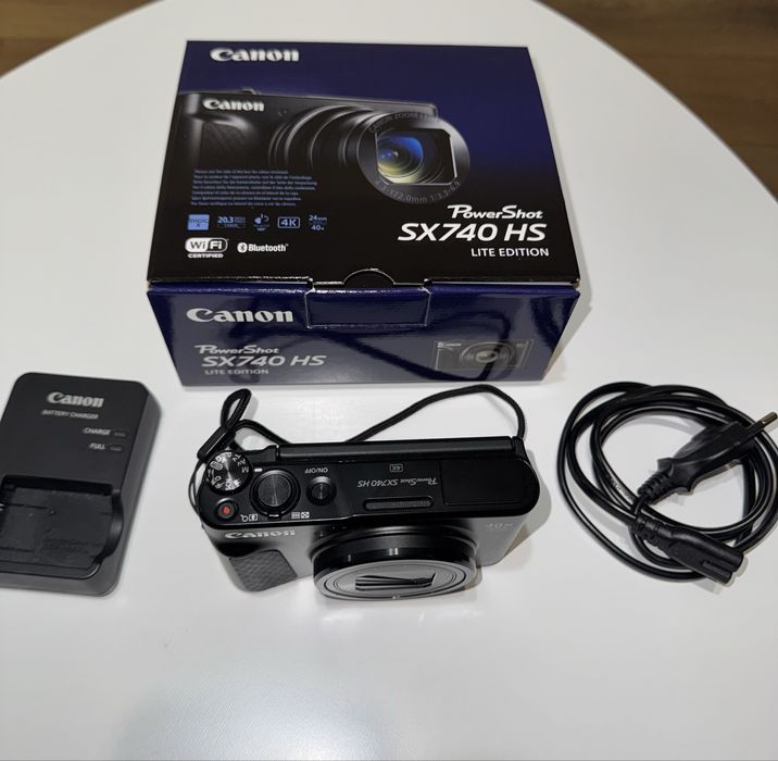 Canon PowerShot SX740 HS - като нова!