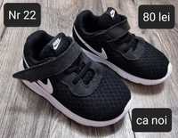 Adidași Nike Tanjun 22