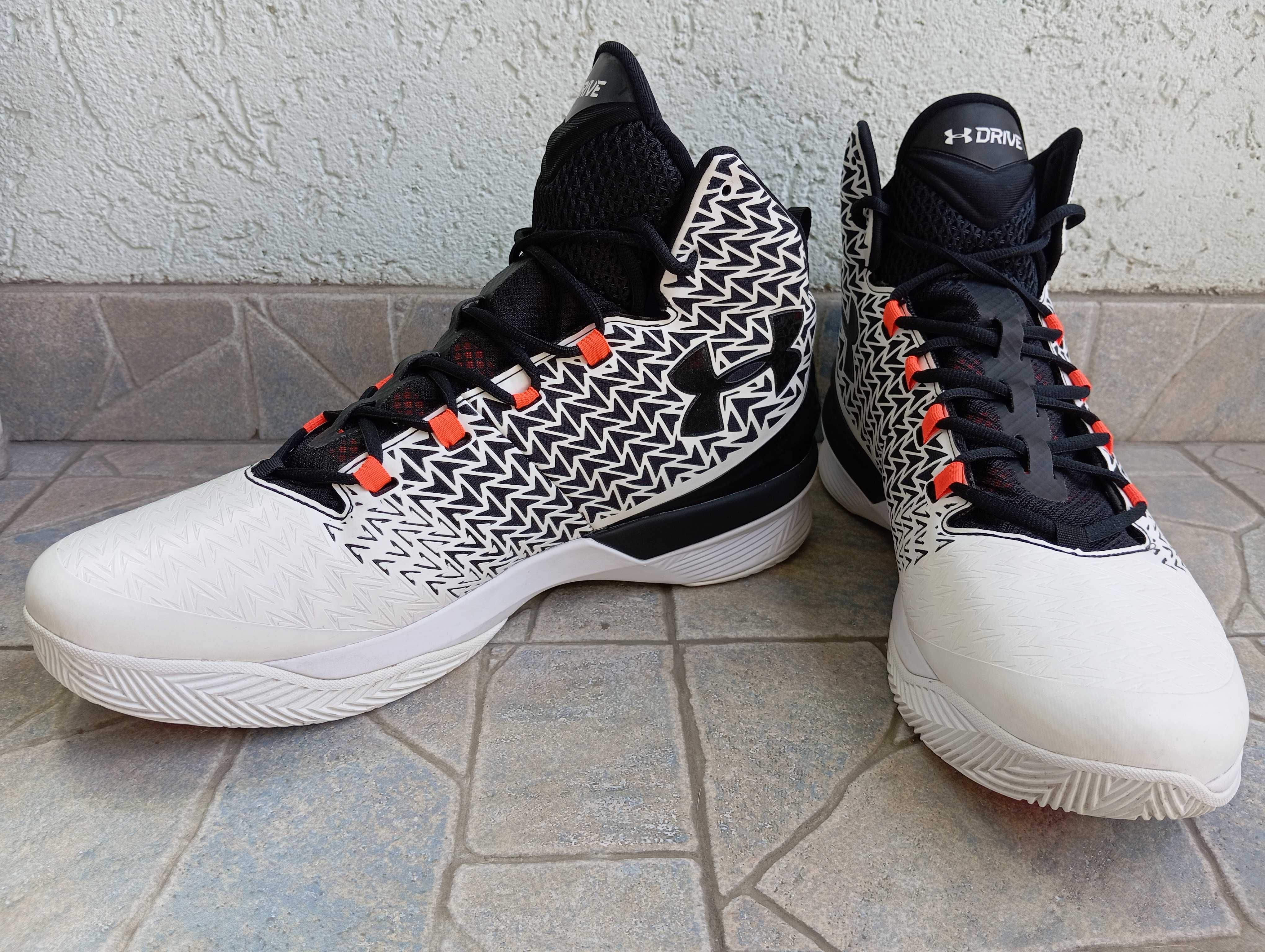 Мъжки баскетболни маратонки Under Armour номер 50,5
