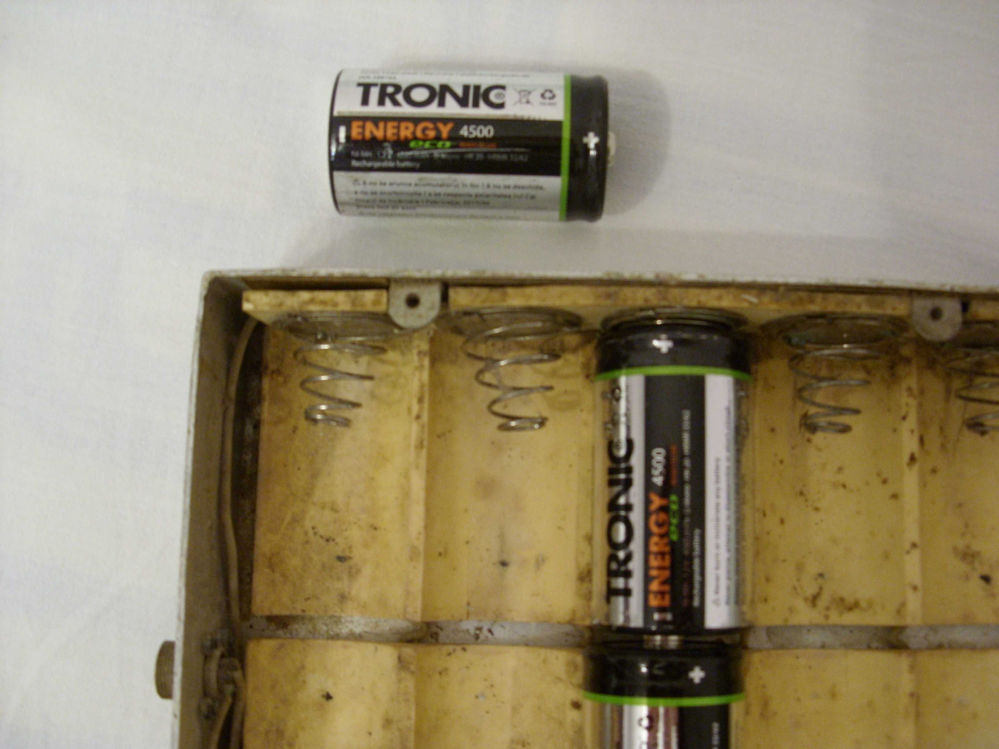 продавам кутия за заряд на акумулаторни батерии