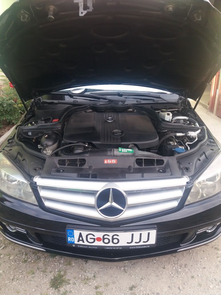 Vând Mercedes c200