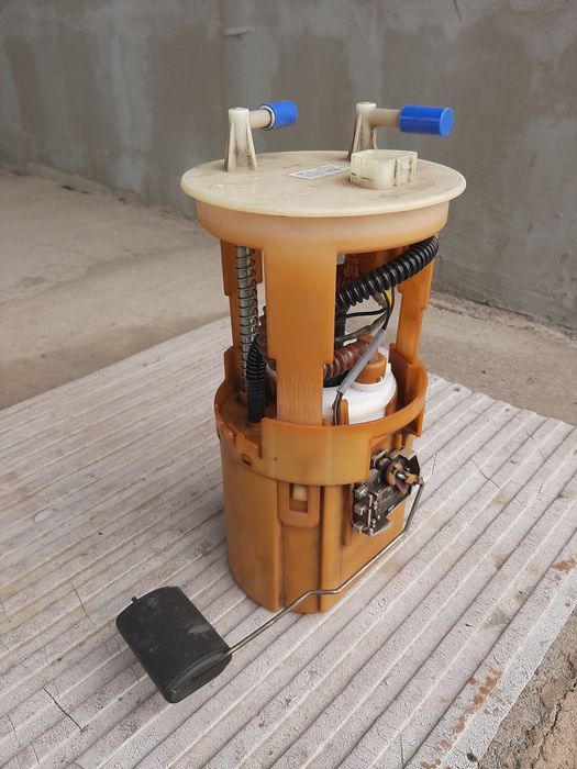 Бензонасос в сборе на Хюндай Санта-фэ