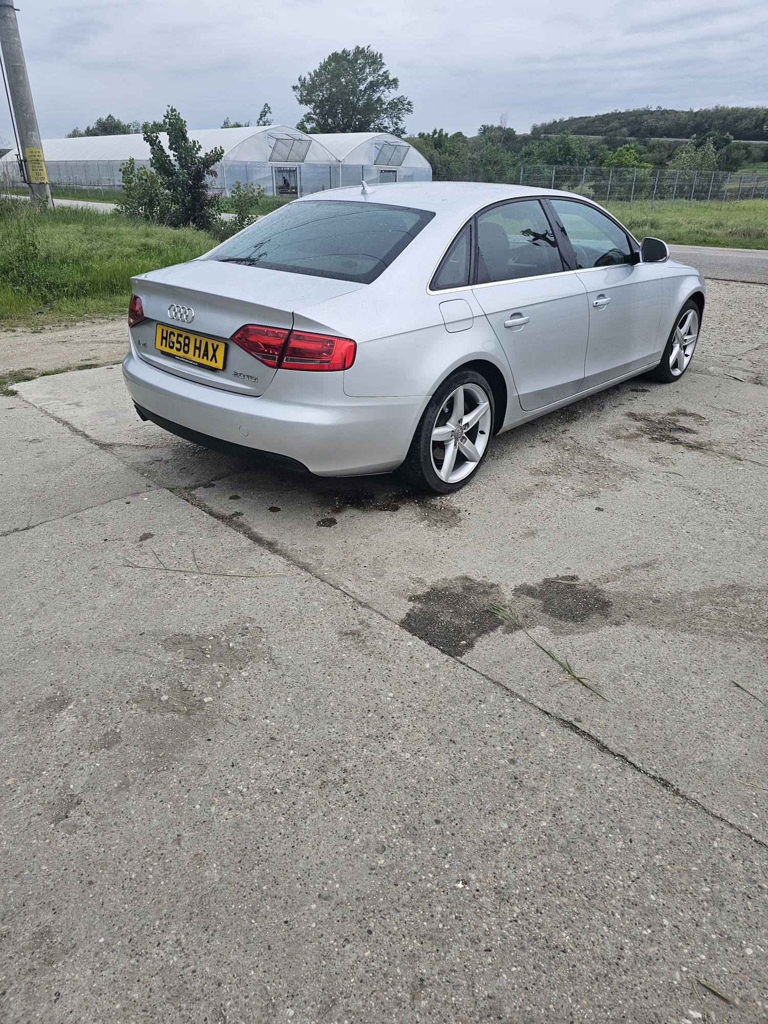 Bara spate audi a4 b8 gri