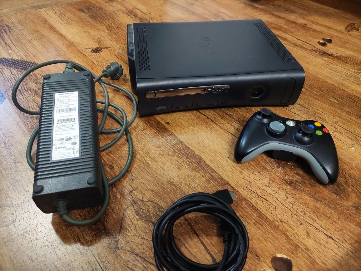 Xbox 360 perfect funcțional impecabil